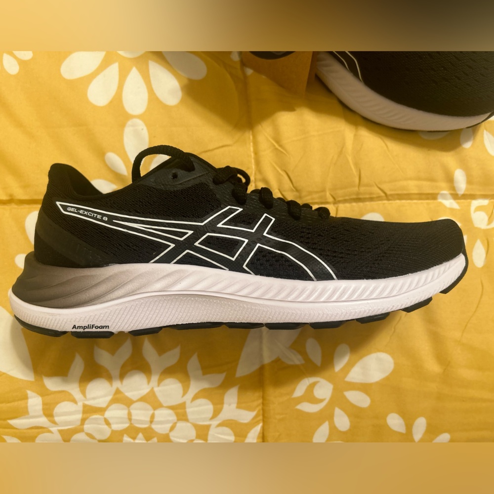 ASICS gel excite 8